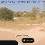 Área de terreno sendo 3 lotes juntos 900m² com uma casa
